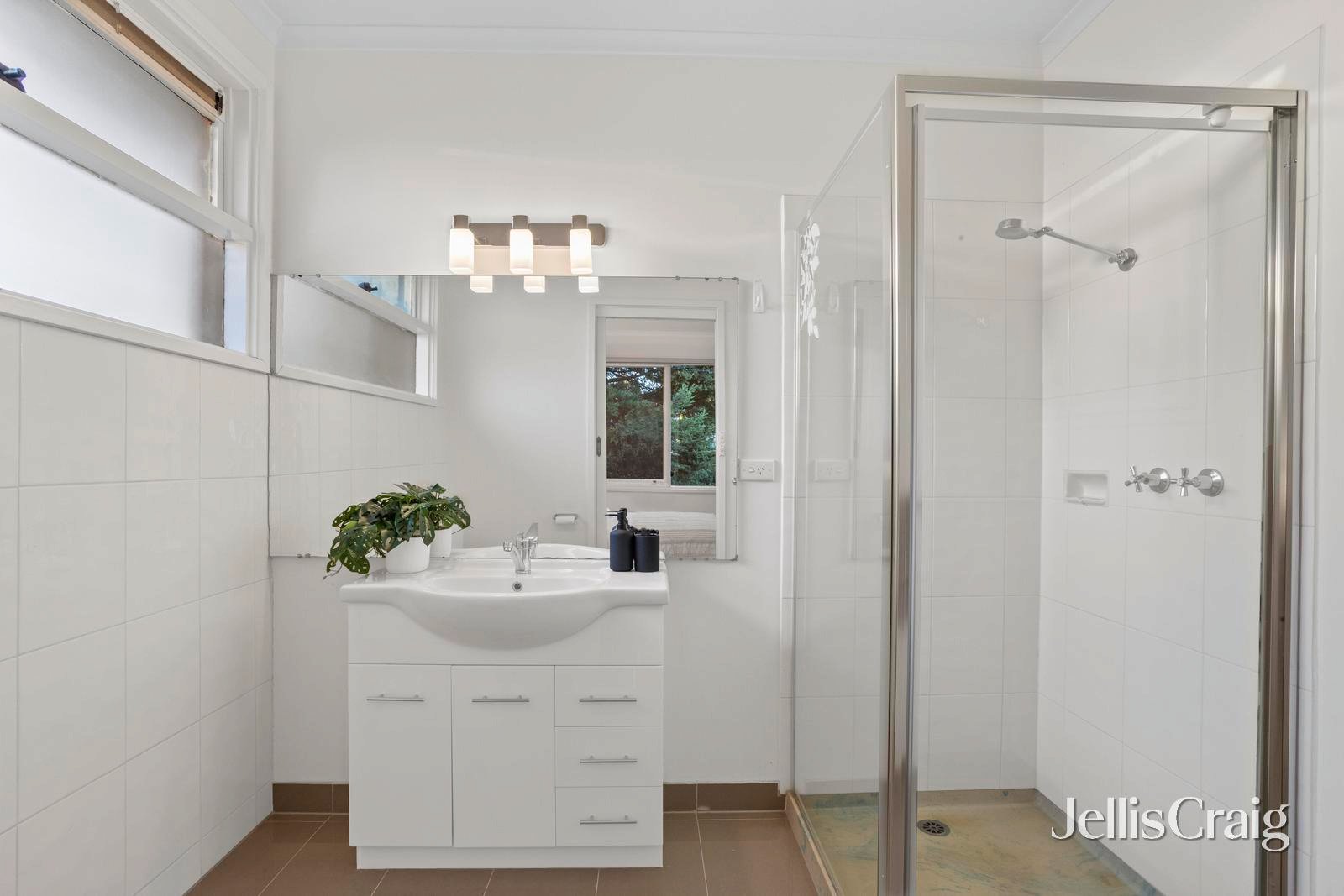 1 Castlereagh Court, Mount Waverley image 9