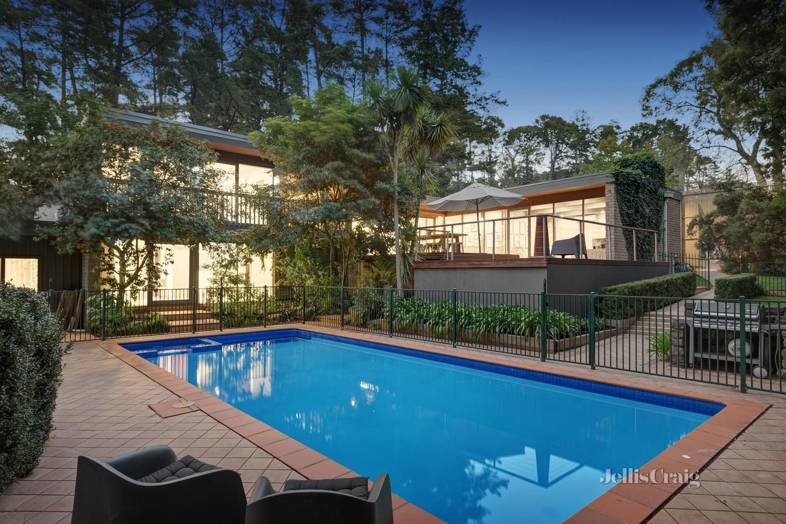 1 Charlwood Court, Donvale image 4