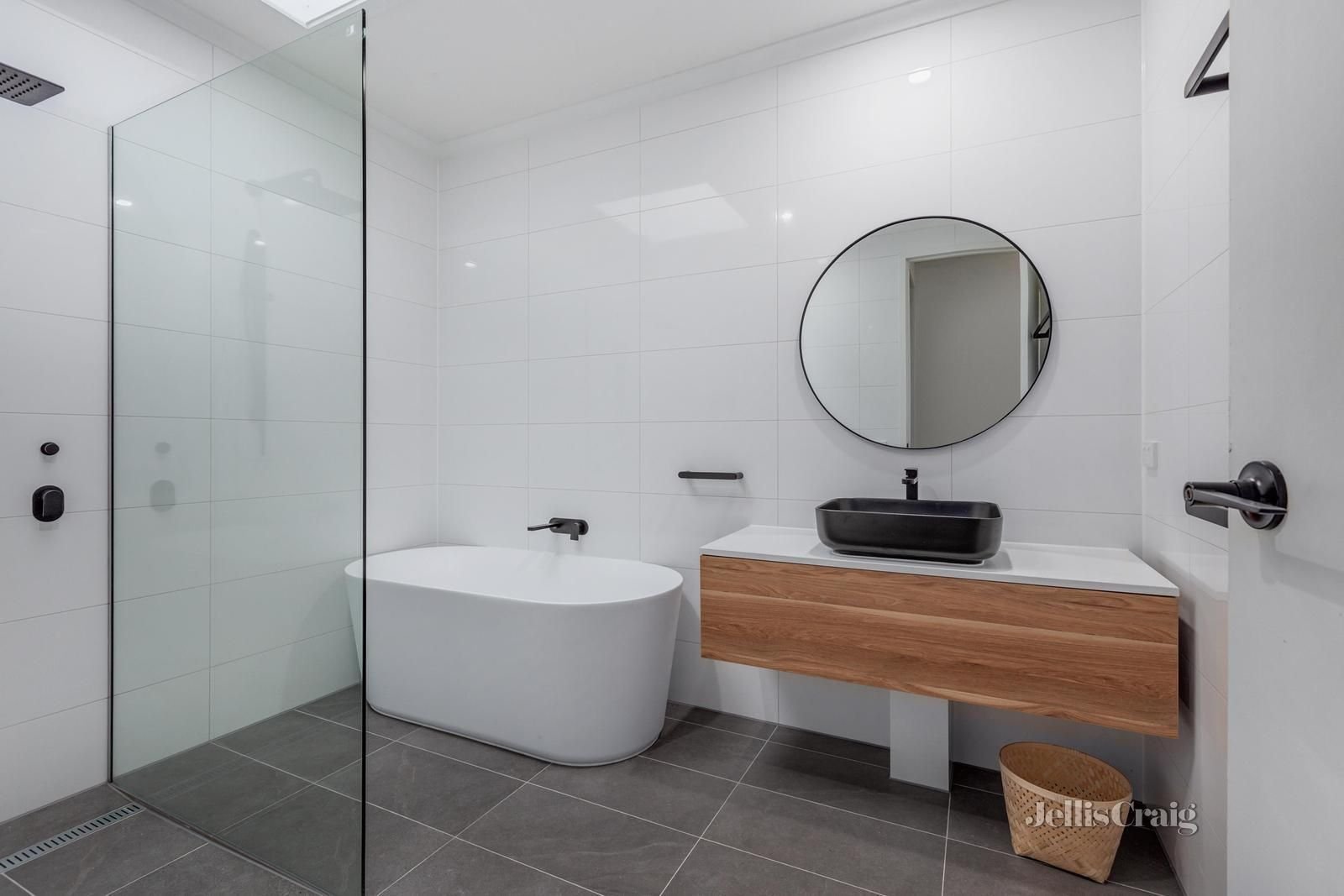 1 Charlwood Court, Donvale image 8