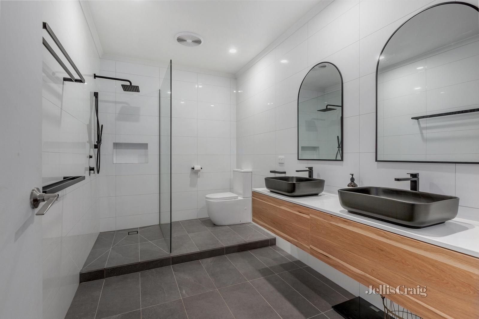 1 Charlwood Court, Donvale image 10