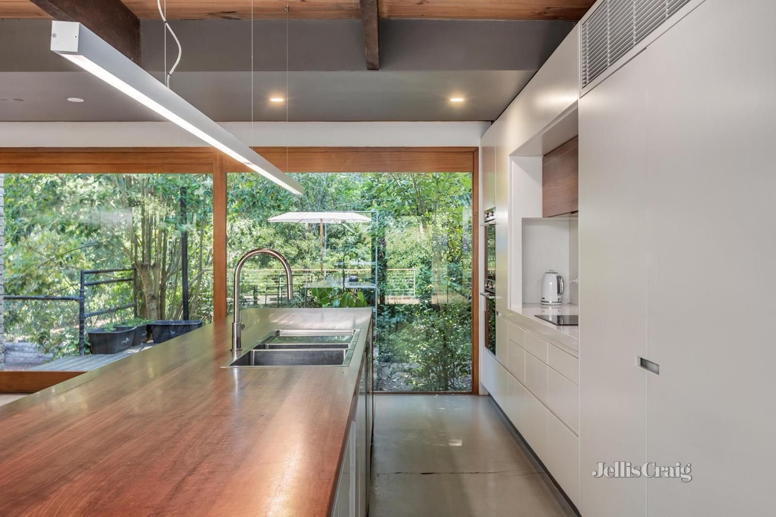 1 Charlwood Court, Donvale image 13