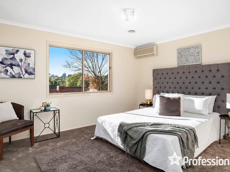 1 Charlwood Drive, Mooroolbark image 2