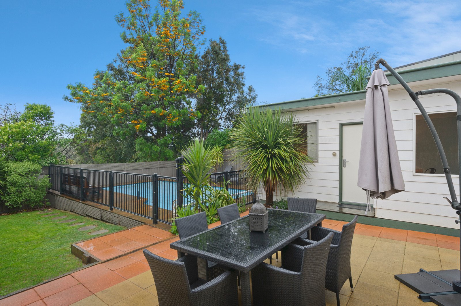 1 Cherry Tree Court, Doncaster East image 6