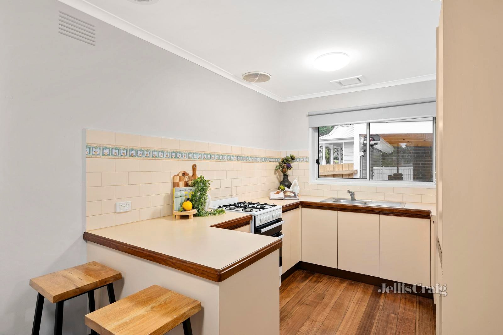 1 Clare Street, Croydon South image 3