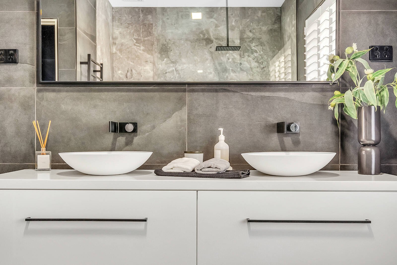 Property Gallery Thumbnail 12