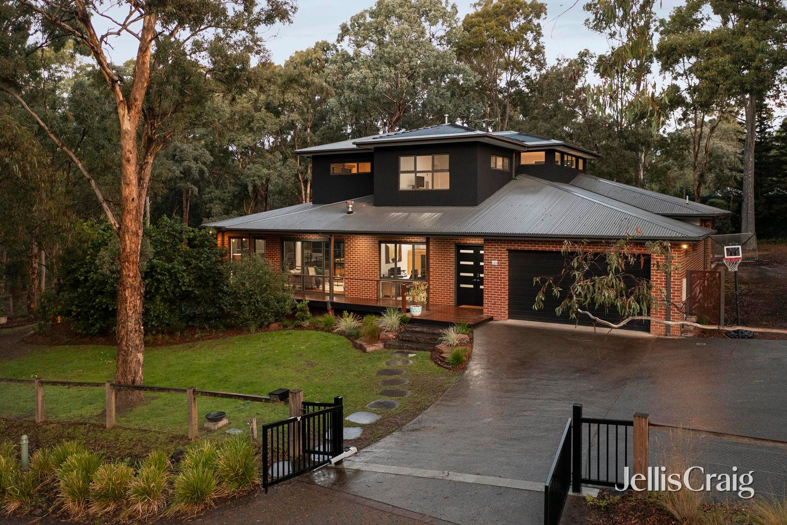 1 Cooinda Place, Eltham image 1