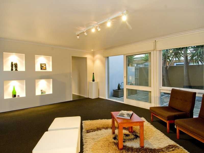 1 Coots Court, Rippleside image 2