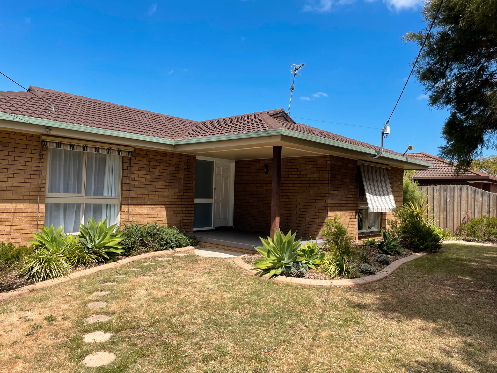 1 Corriedale Court, Belmont image 1