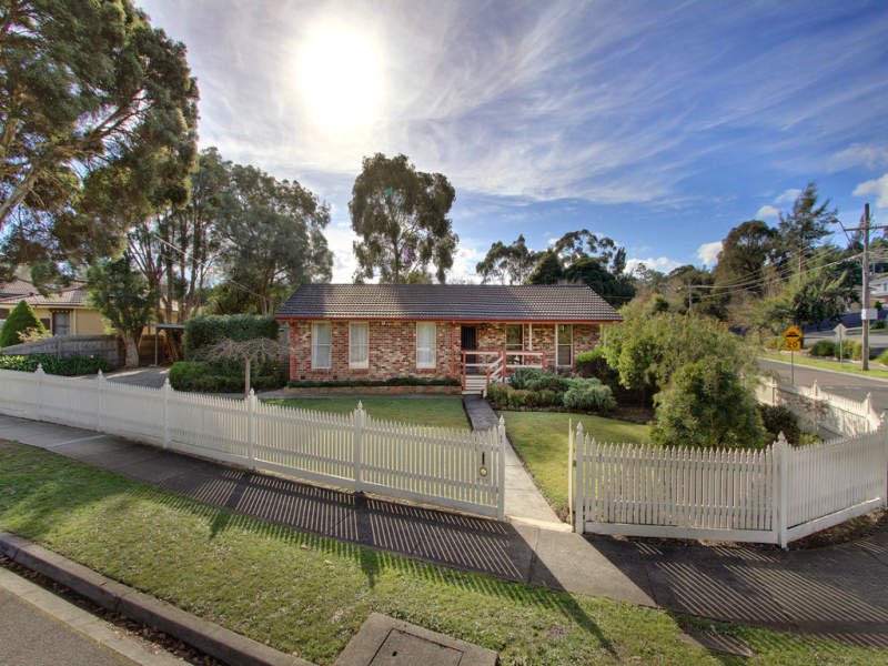 1 Corrong Crescent, Mooroolbark image 1