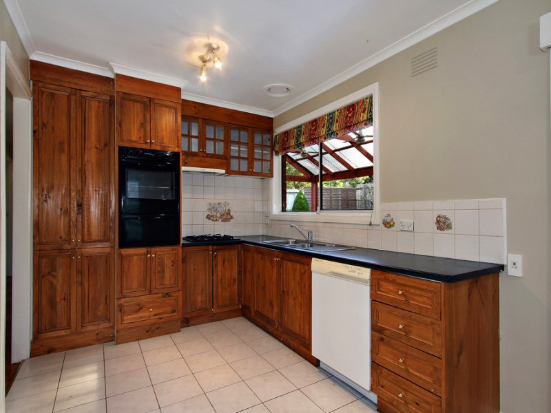 1 Corrong Crescent, Mooroolbark image 2