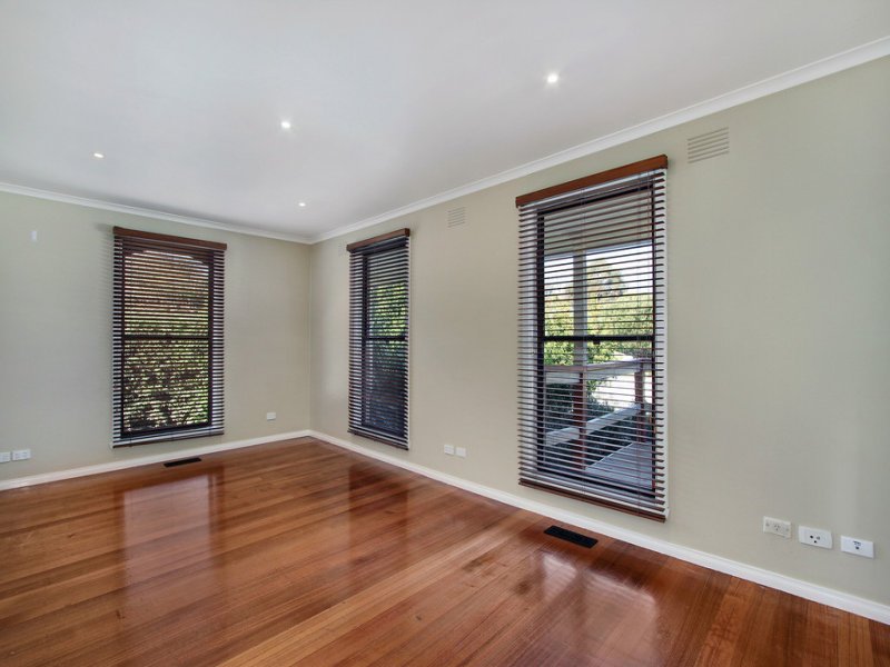 1 Corrong Crescent, Mooroolbark image 4