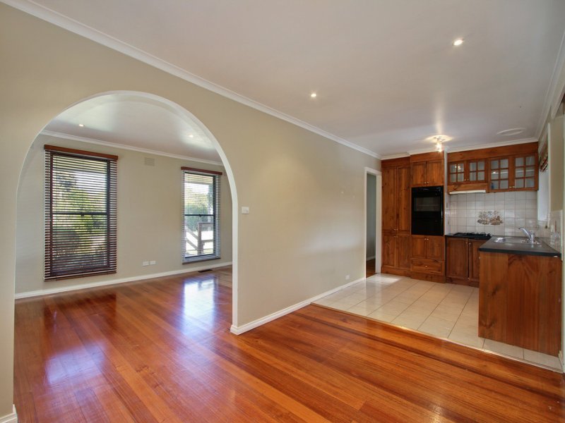 1 Corrong Crescent, Mooroolbark image 5