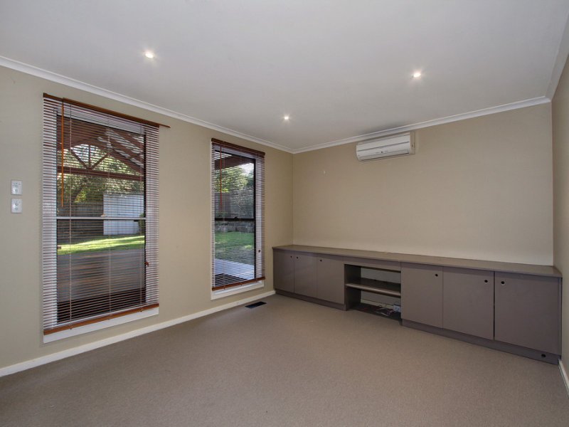 1 Corrong Crescent, Mooroolbark image 6