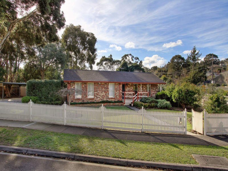 1 Corrong Crescent, Mooroolbark image 13