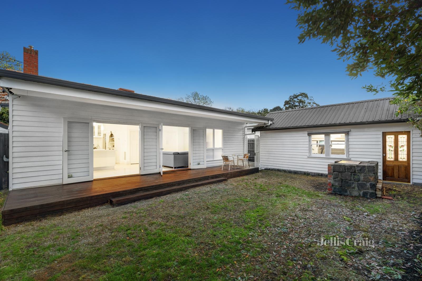 1 Craigavad Street, Carnegie image 5