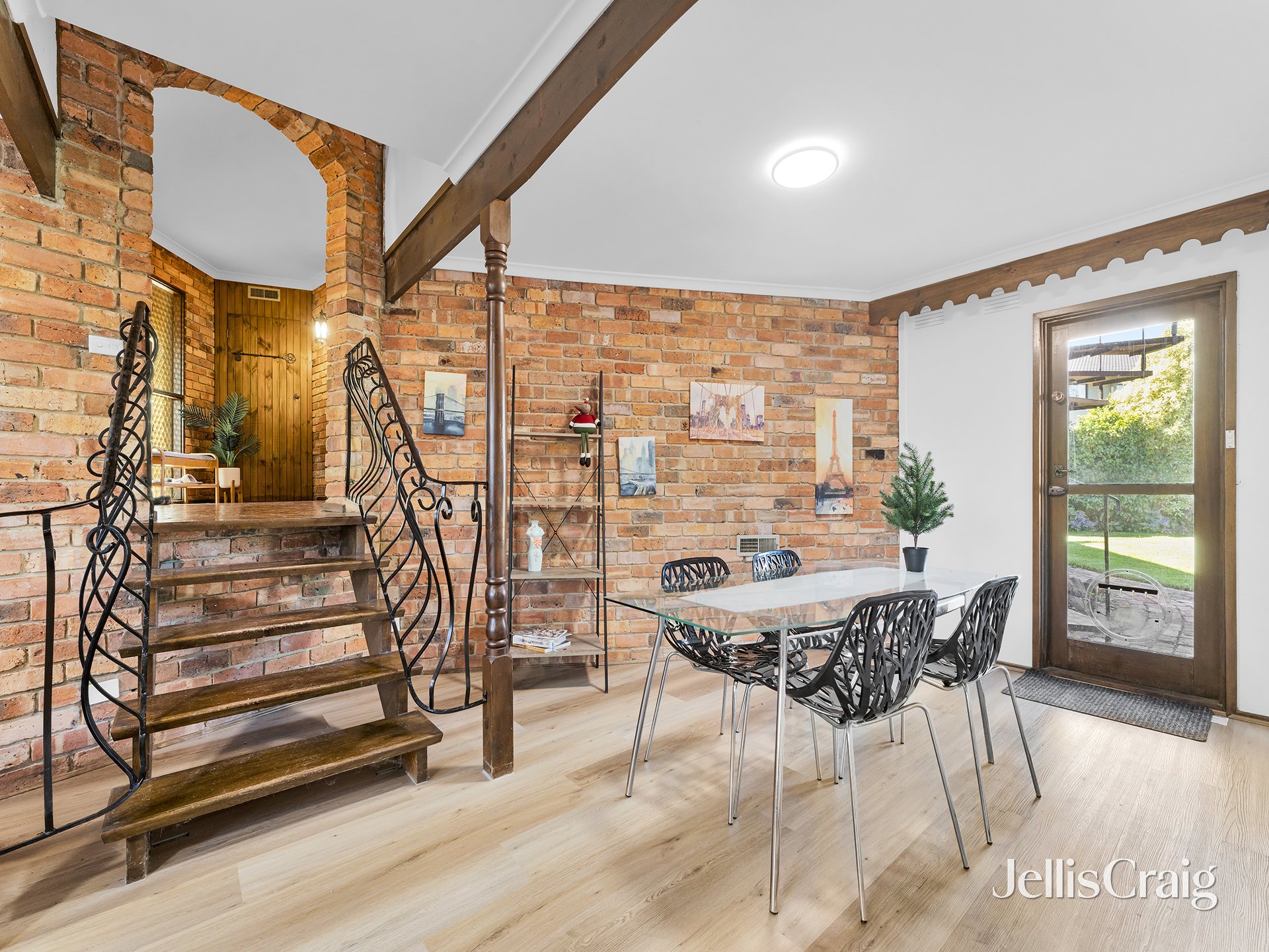 1 Creswick Street, Glen&nbsp;Waverley image 5