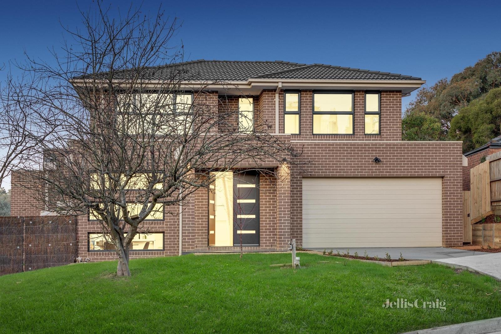 1 Crofton Terrace, Doncaster East image 1