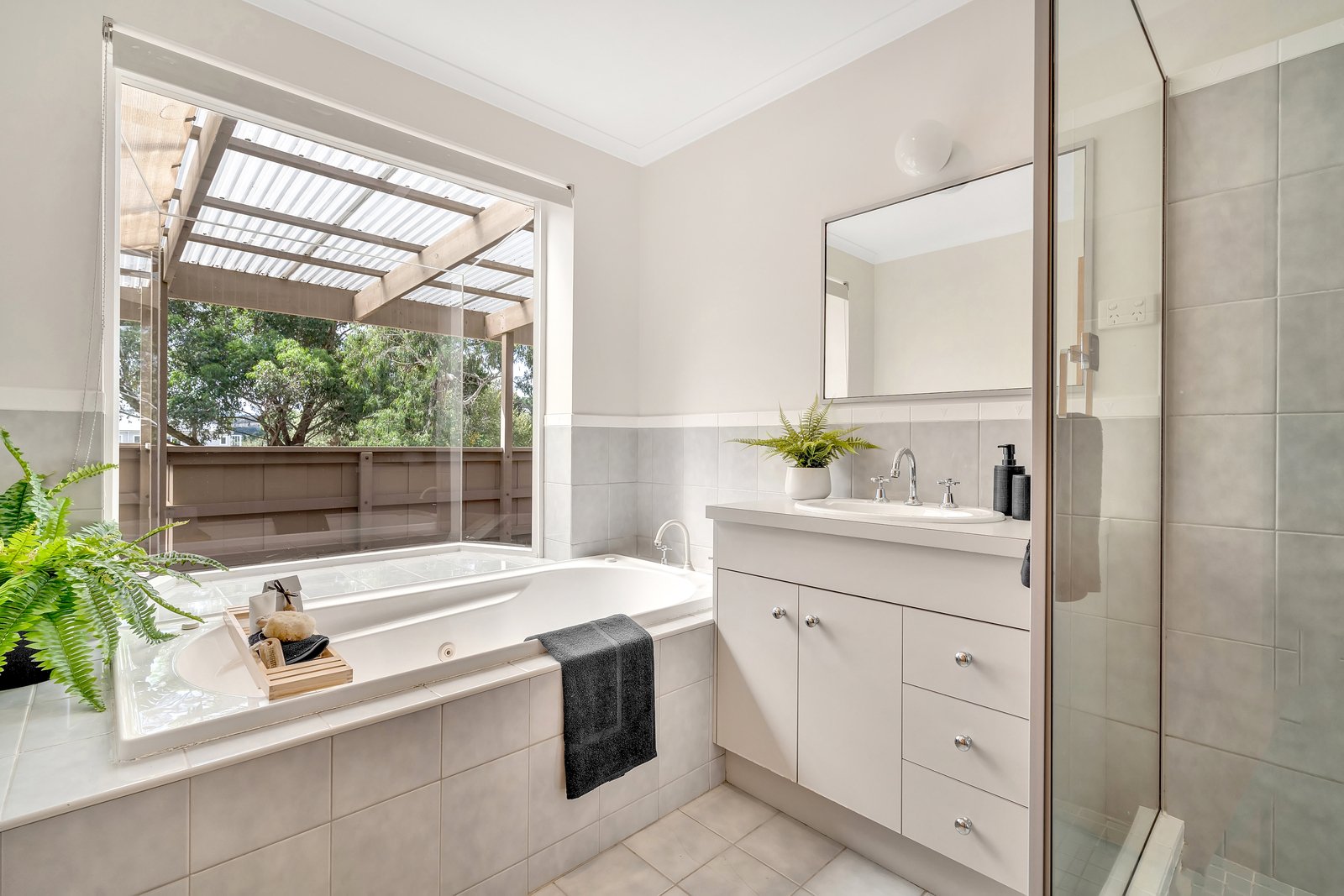 Property Gallery Thumbnail 16