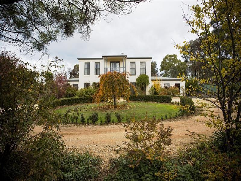 1 Daniell Drive, Castlemaine image 2