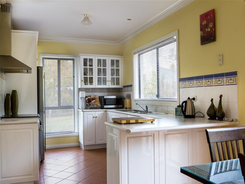 1 Daniell Drive, Castlemaine image 4
