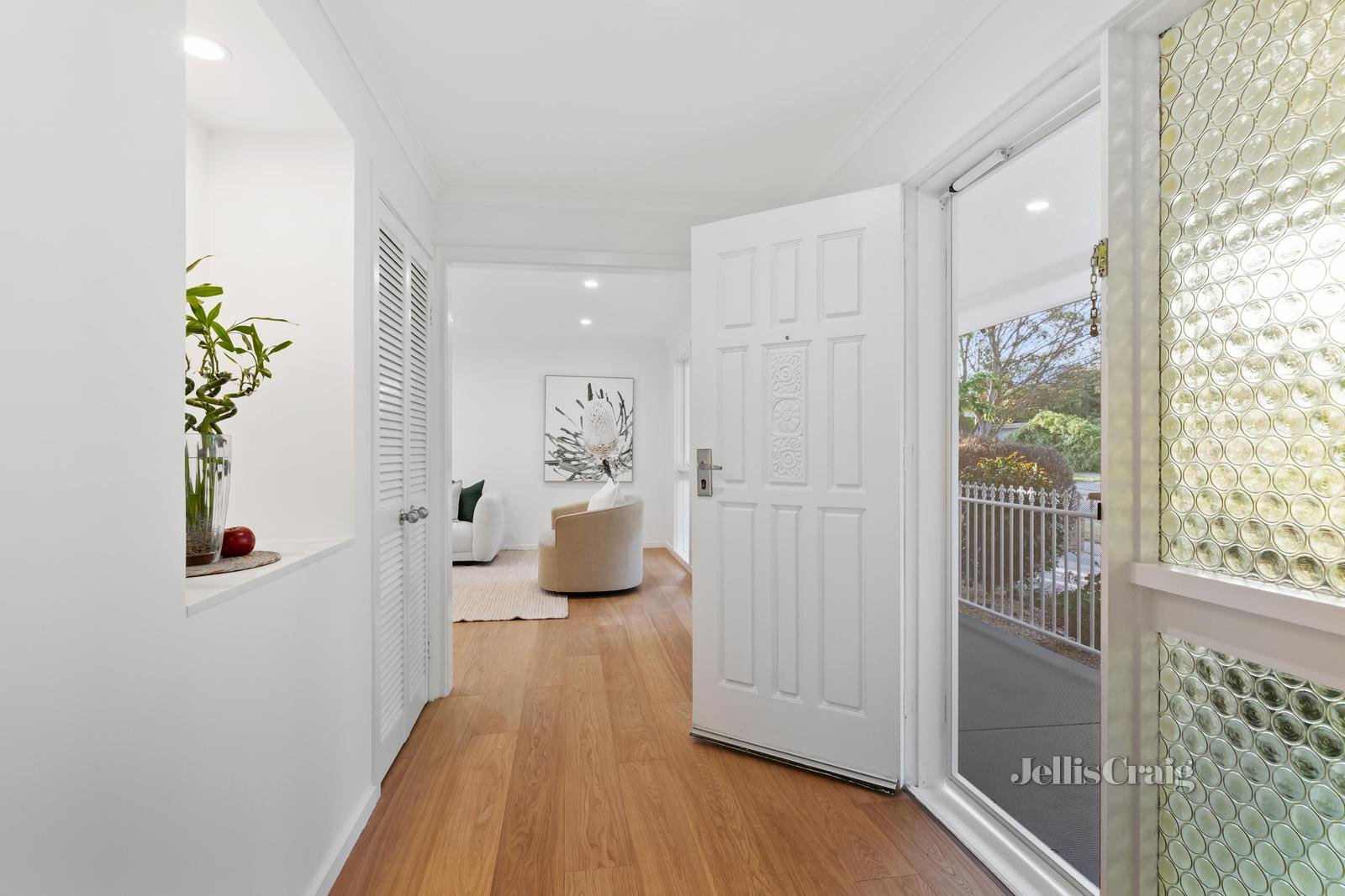 1 Danielle Close, Wheelers Hill image 7