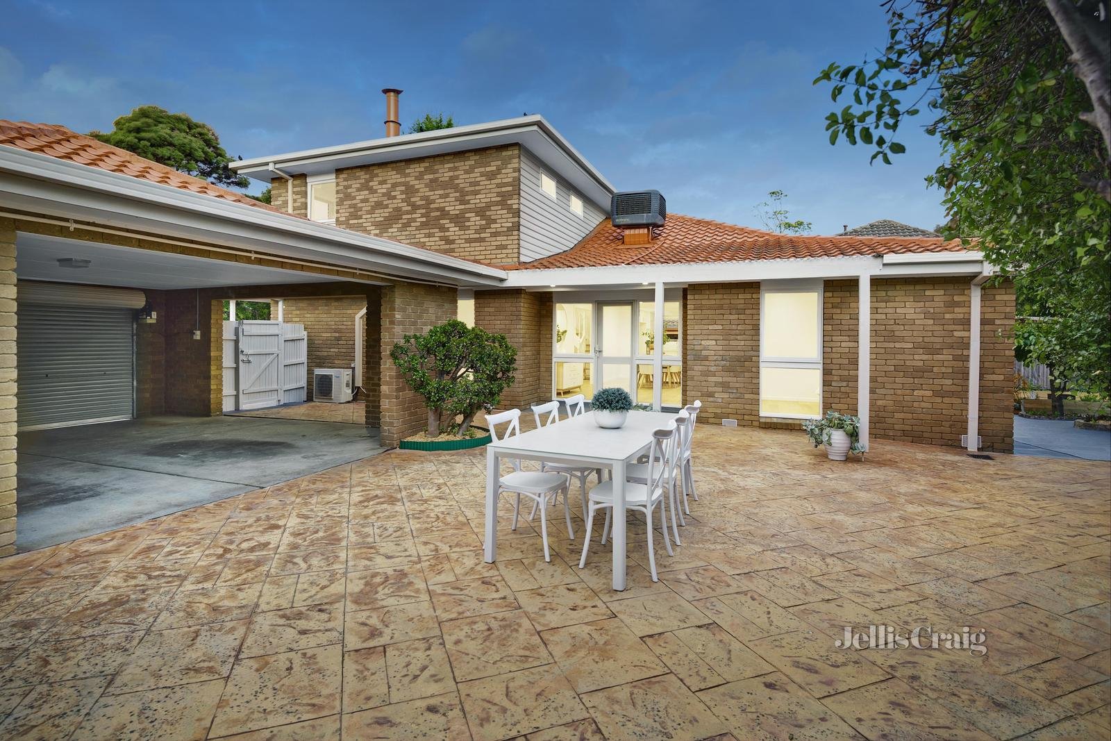 1 Danielle Close, Wheelers Hill image 16