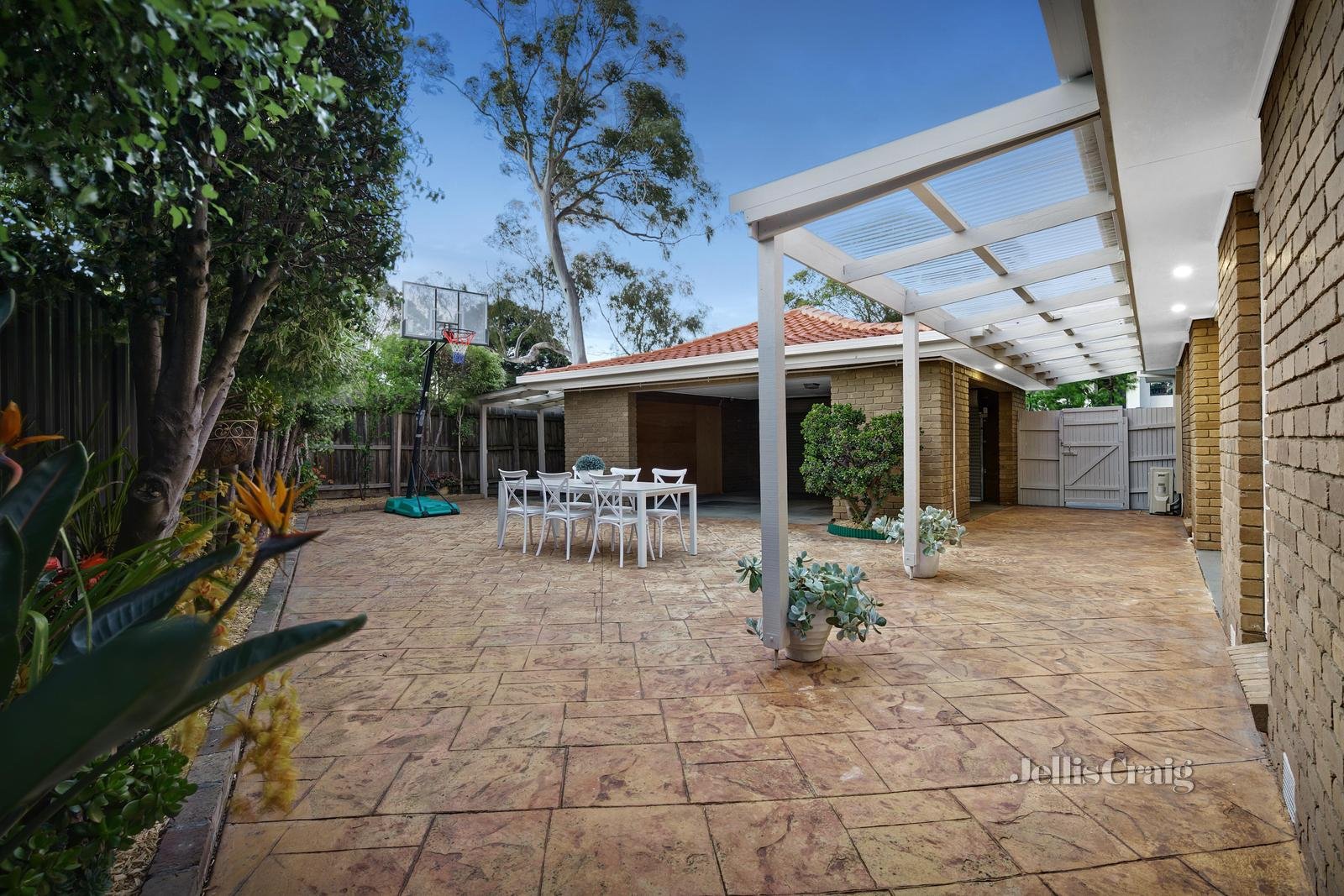 1 Danielle Close, Wheelers Hill image 17