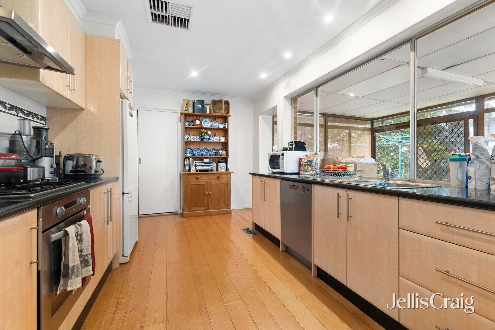 1 Deborah Court, Mount&nbsp;Waverley image 5