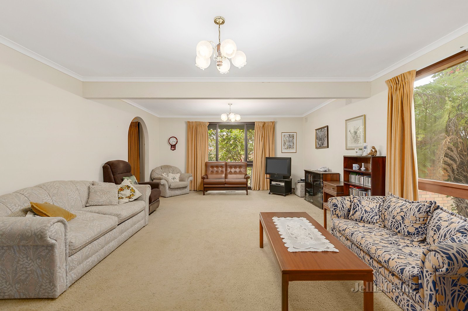 1 Denis Street, Mitcham image 2