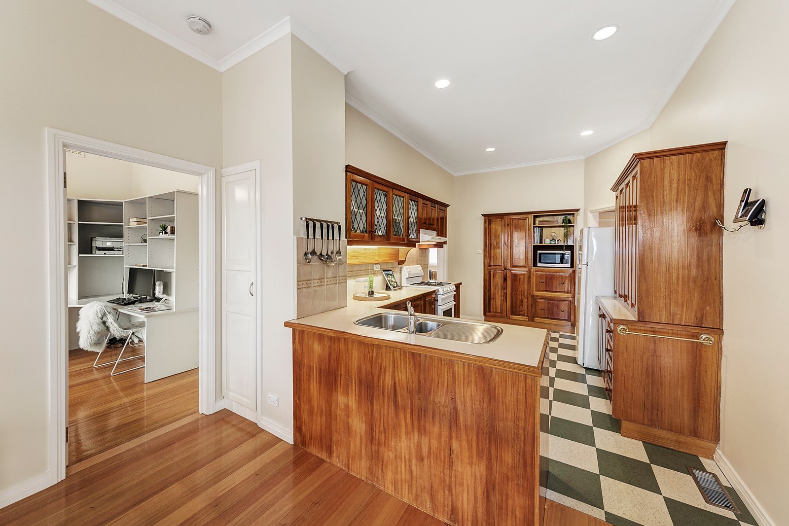 1 Donaldson Street, Bentleigh image 4