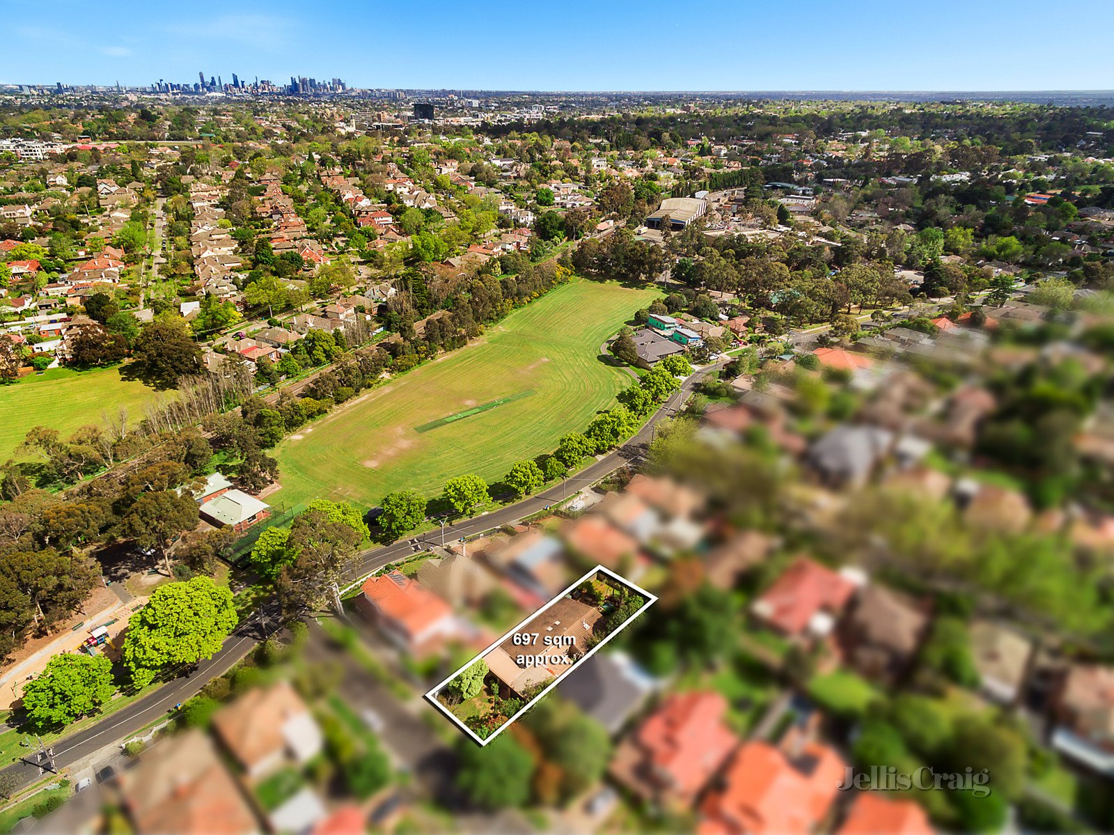 1 Doonkuna Avenue, Camberwell image 2