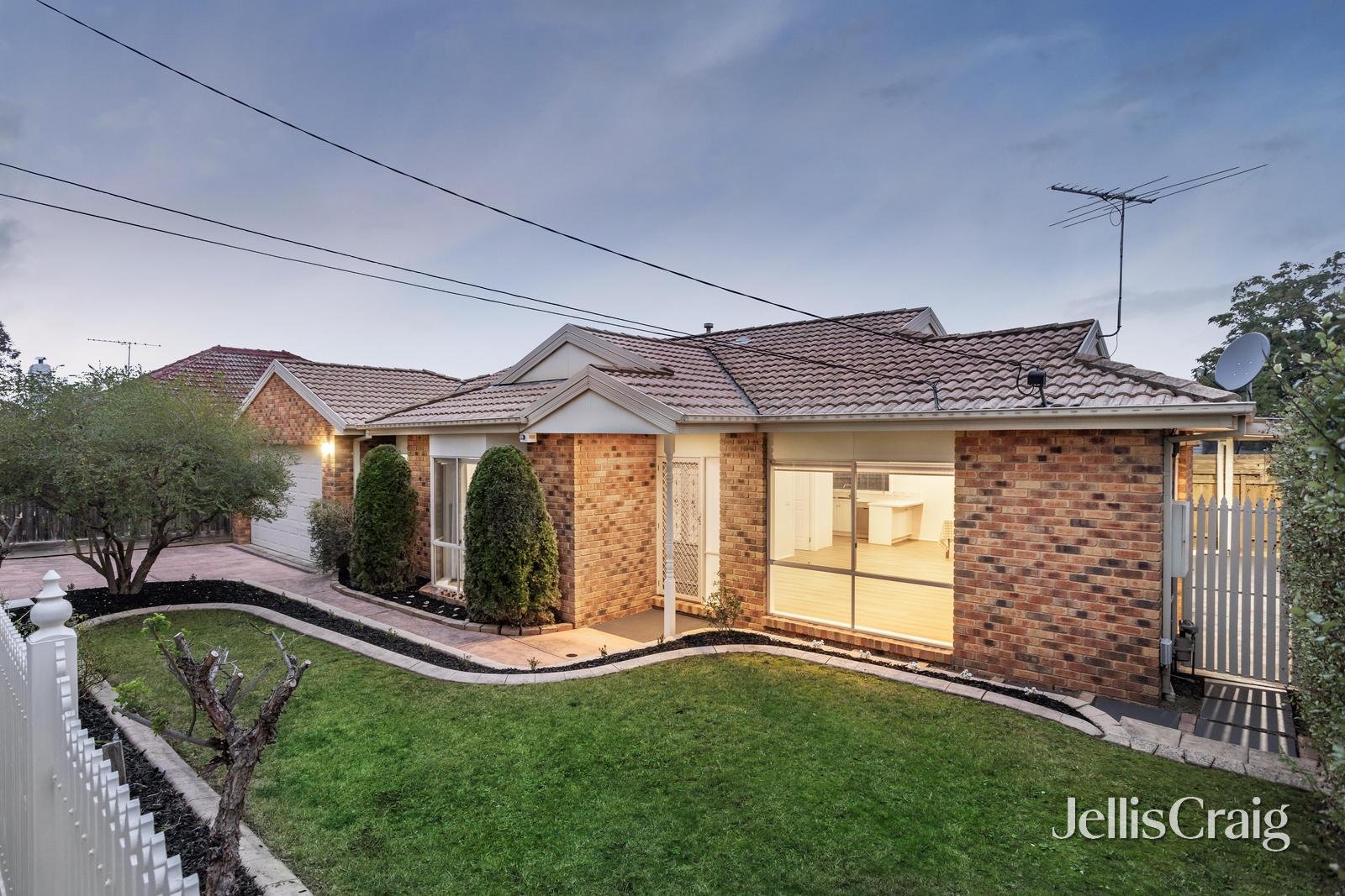 1 Dowle Street, Macleod image 1