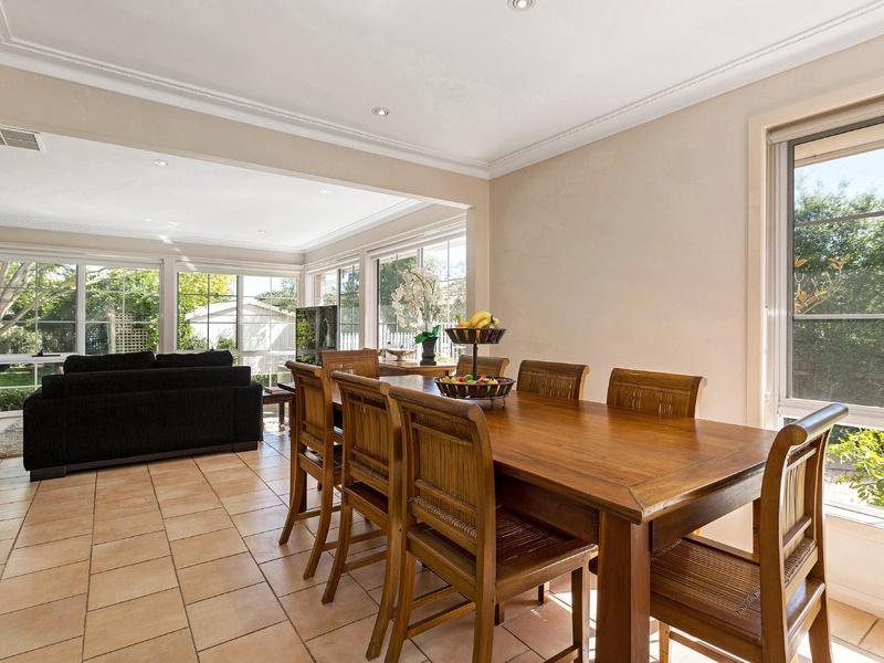1 Drake Court AVONDALE HEIGHTS