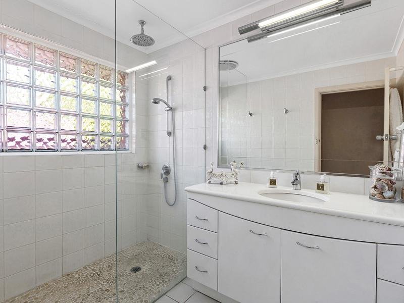 1 Drake Court AVONDALE HEIGHTS
