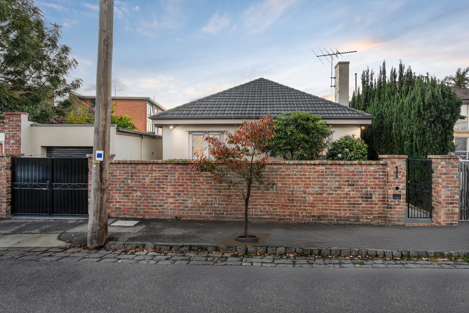 1 Dryden Street