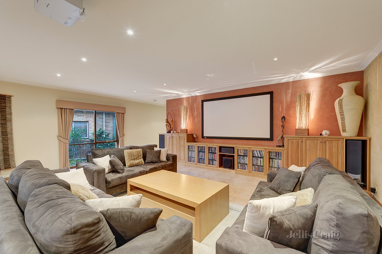 1 Duke Retreat, Eltham image 6