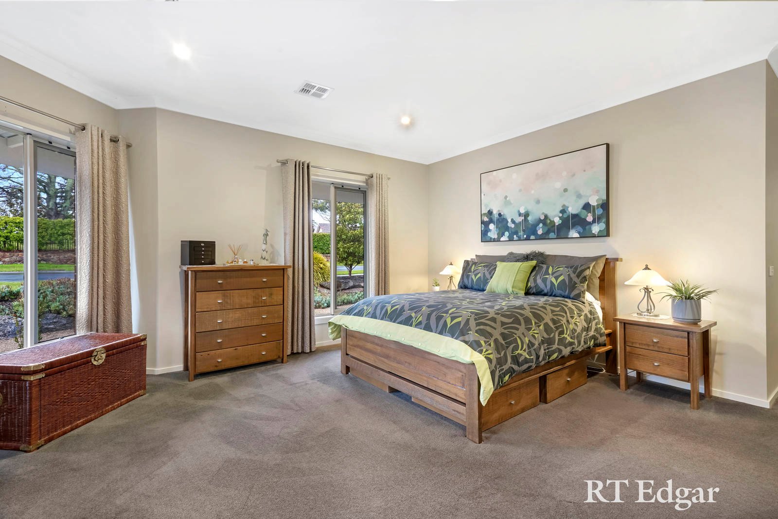 Property Gallery Thumbnail 12