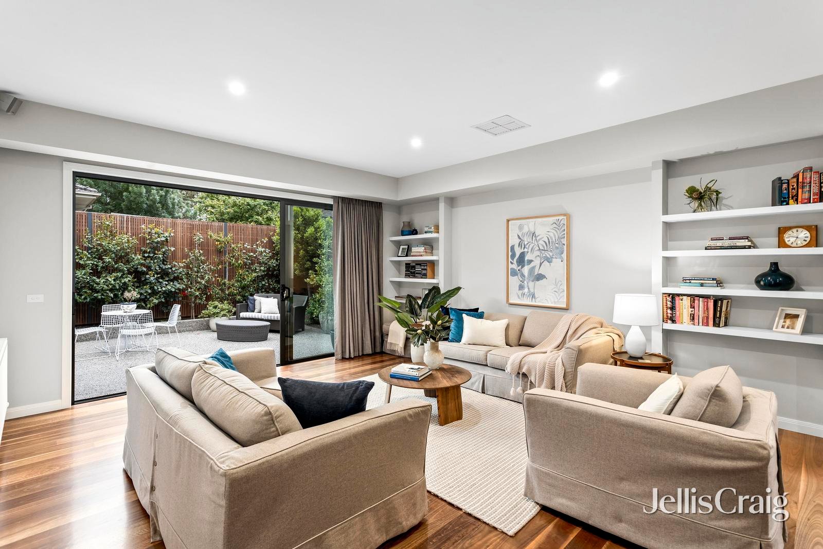 1 Dunrossil Drive, Kilsyth image 2
