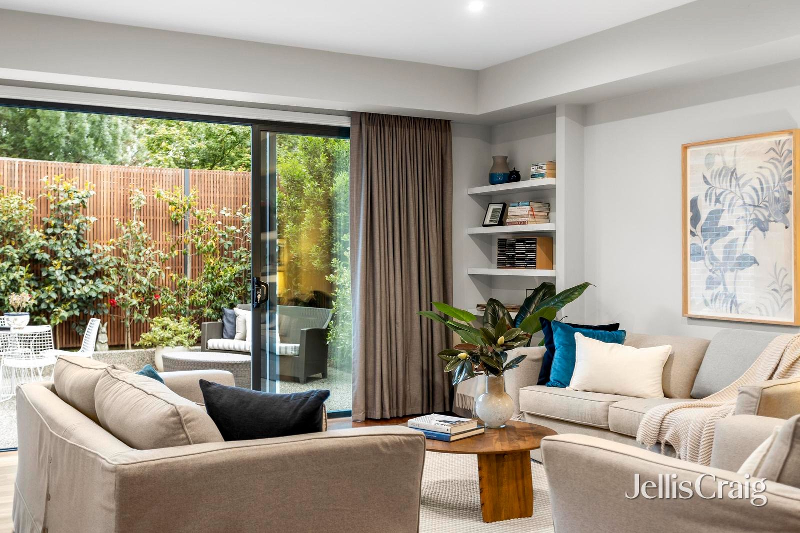 1 Dunrossil Drive, Kilsyth image 3