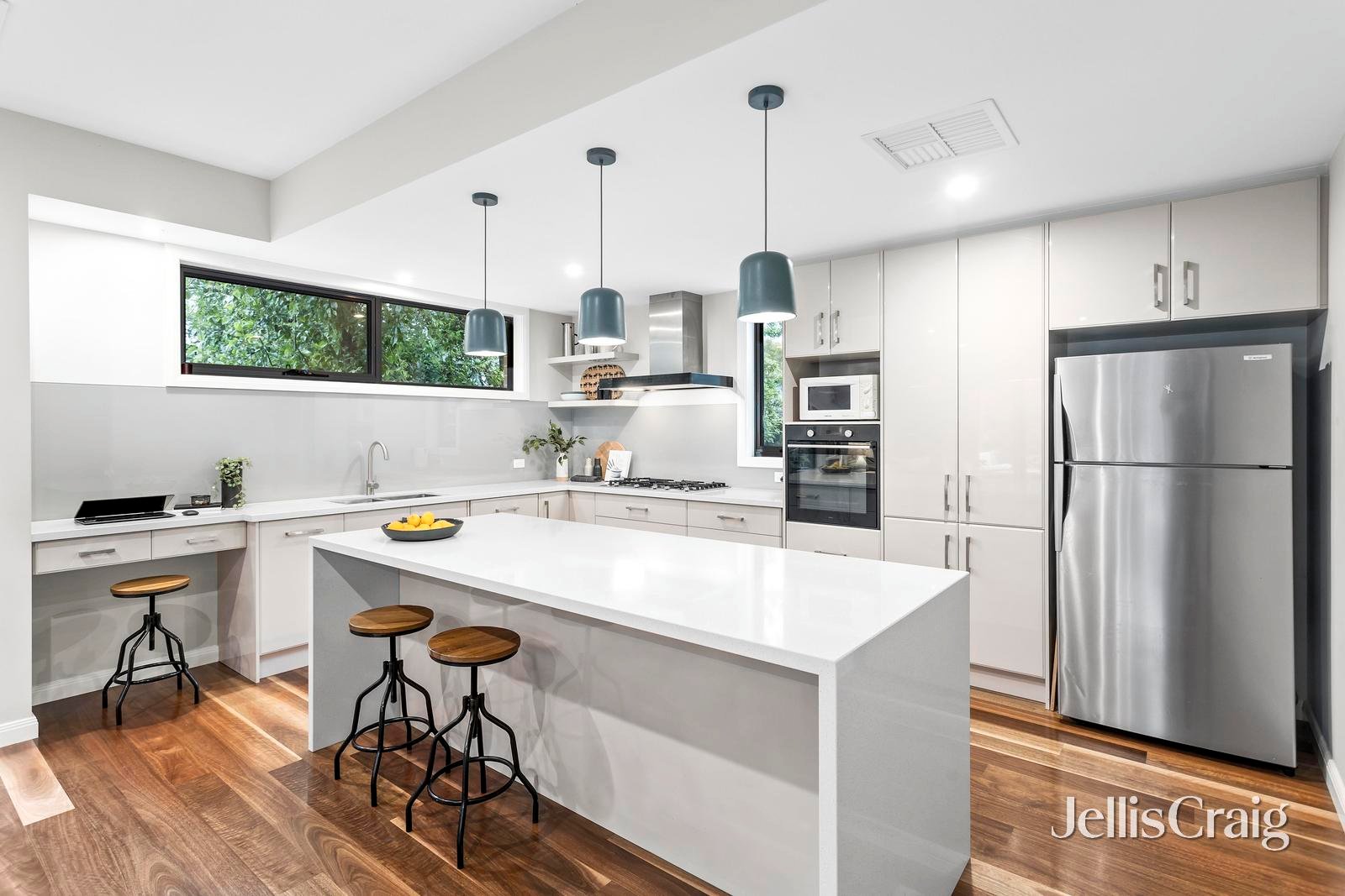 1 Dunrossil Drive, Kilsyth image 5