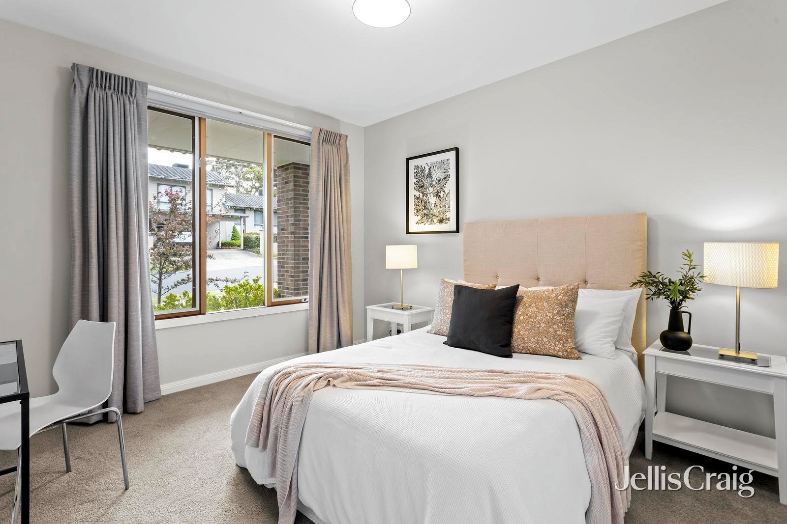 1 Dunrossil Drive, Kilsyth image 9