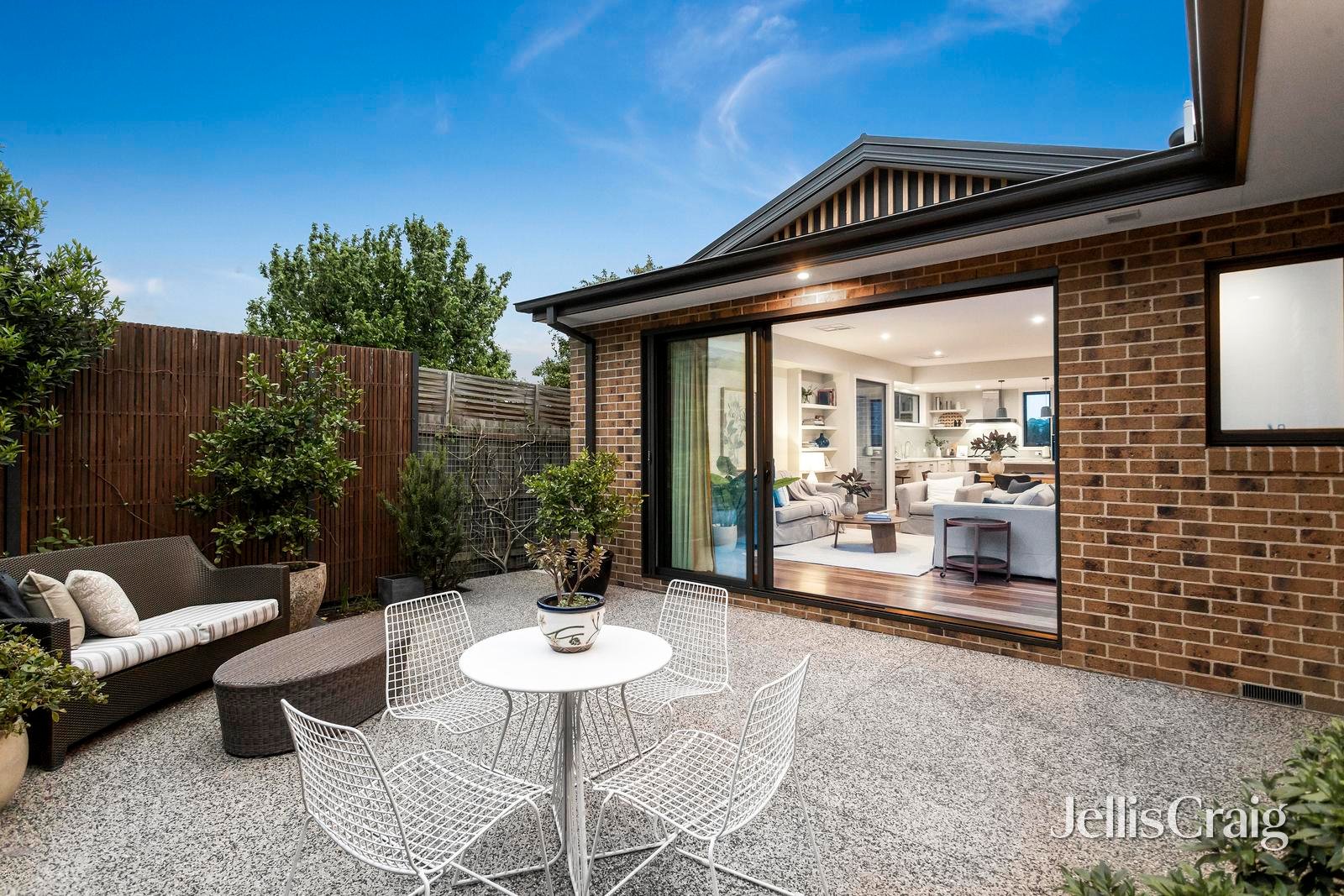 1 Dunrossil Drive, Kilsyth image 11