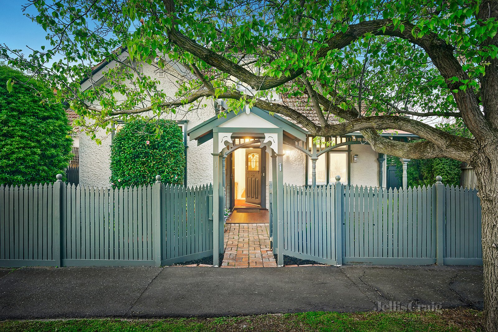 1 Edlington Street, Hawthorn image 1