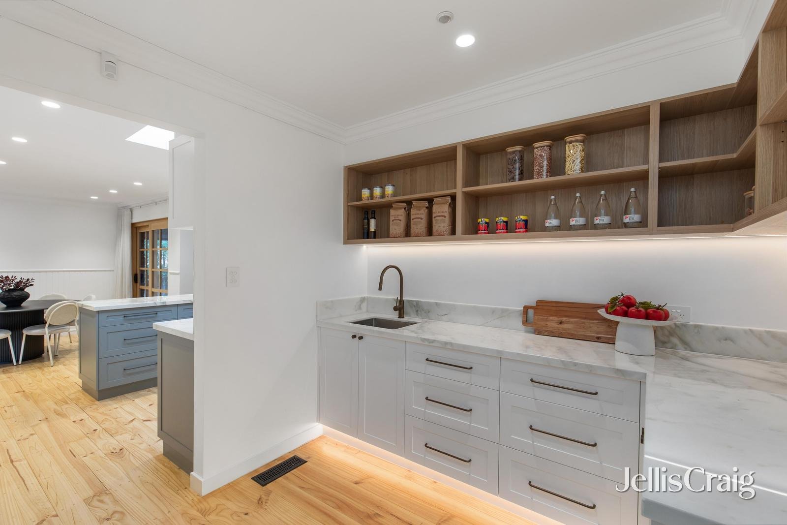 1 Elaroo Close, St Helena image 7