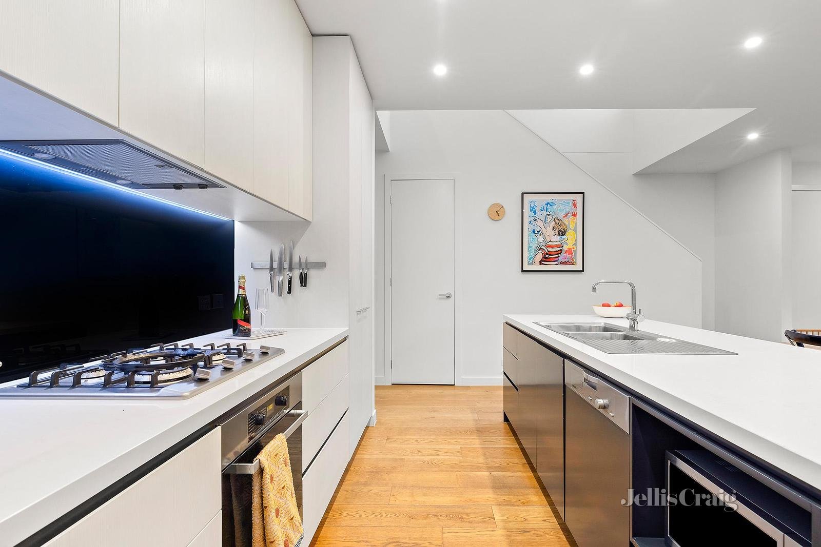 1 Ellsworth Crescent, Camberwell image 4