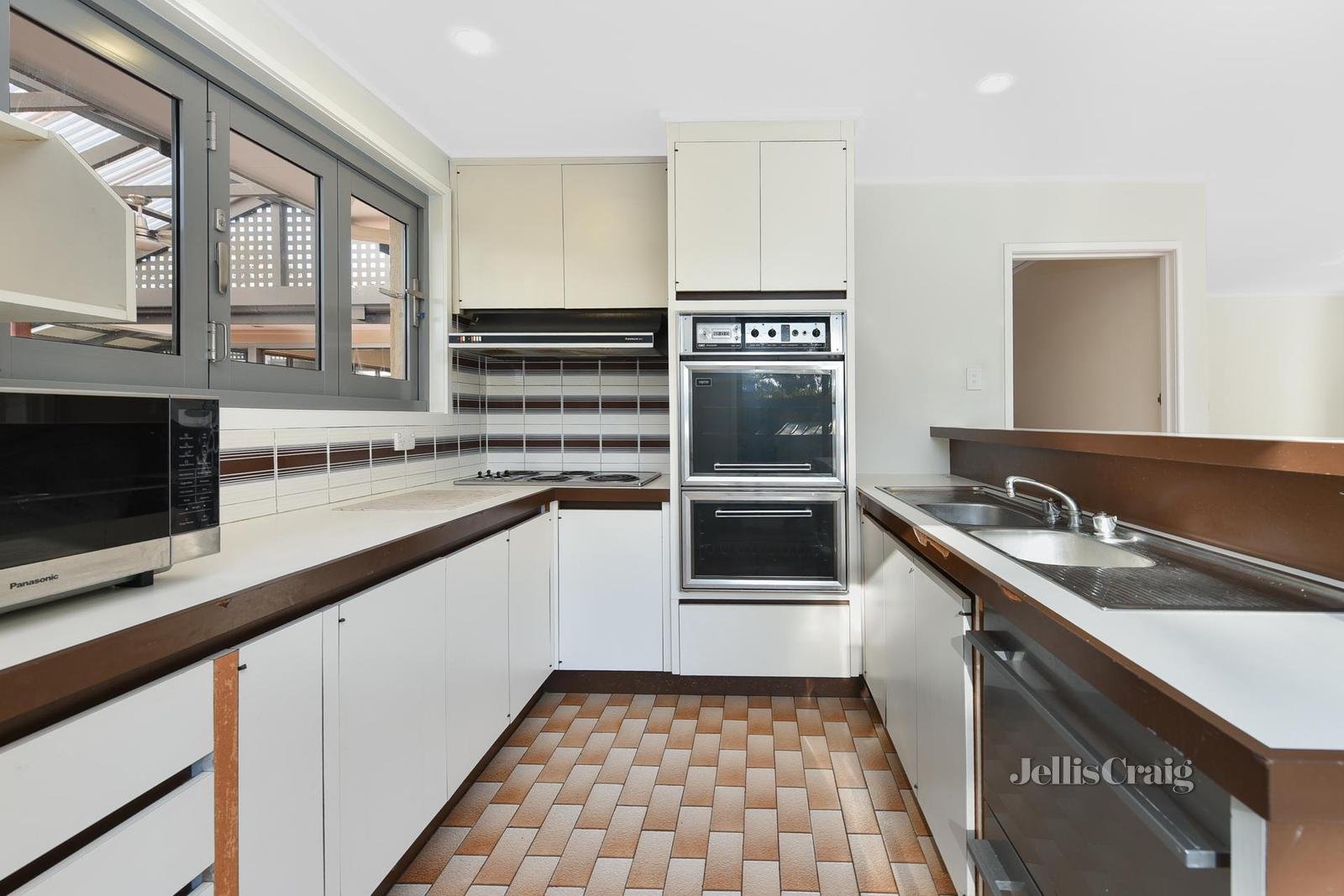 1 Elvara Court, Mulgrave image 9