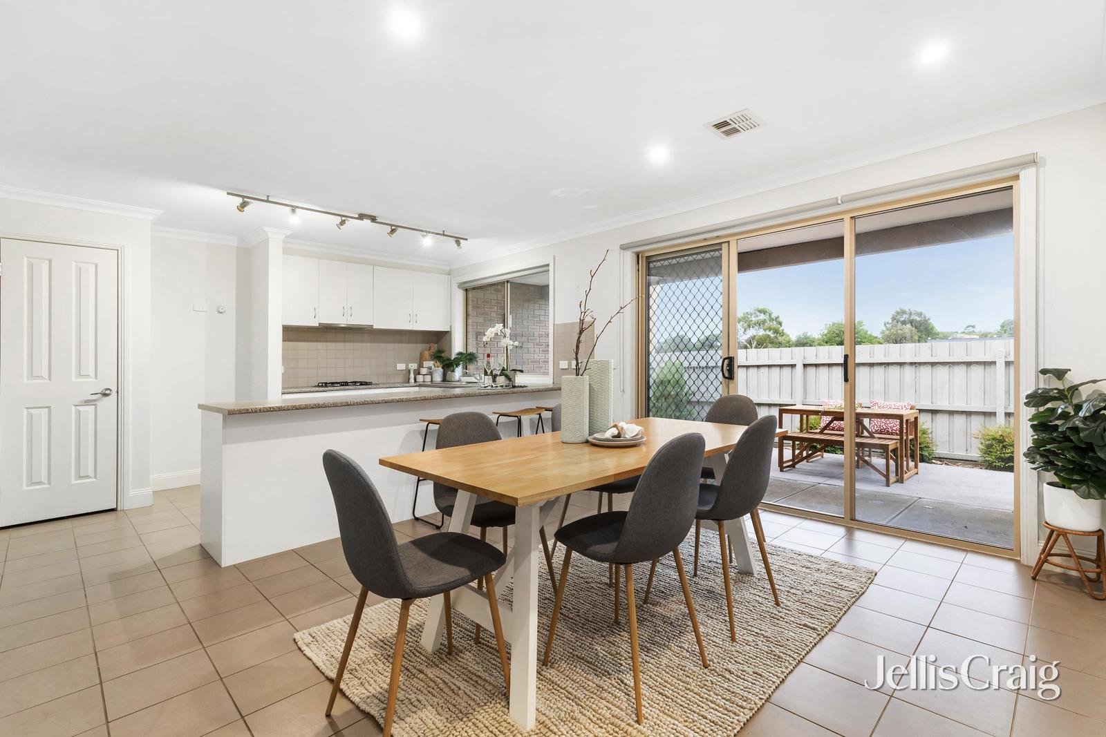 1 Emerson Street, Glen&nbsp;Waverley image 3