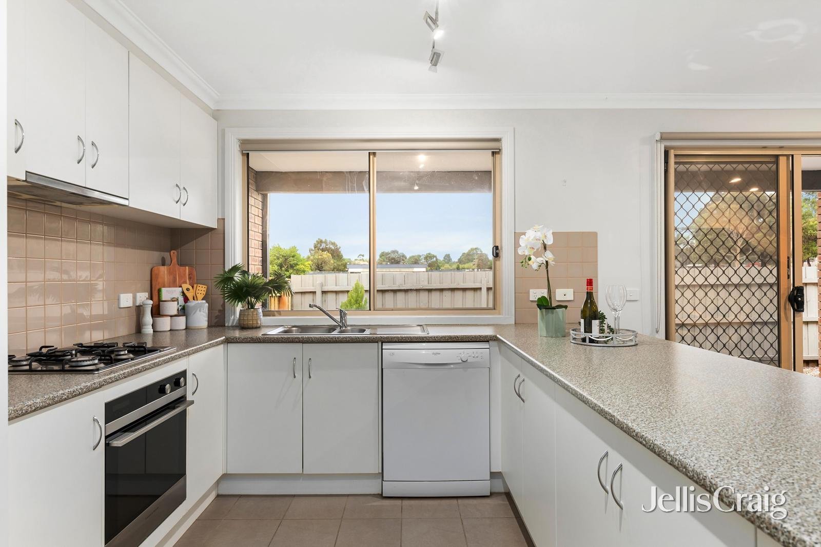 1 Emerson Street, Glen&nbsp;Waverley image 4