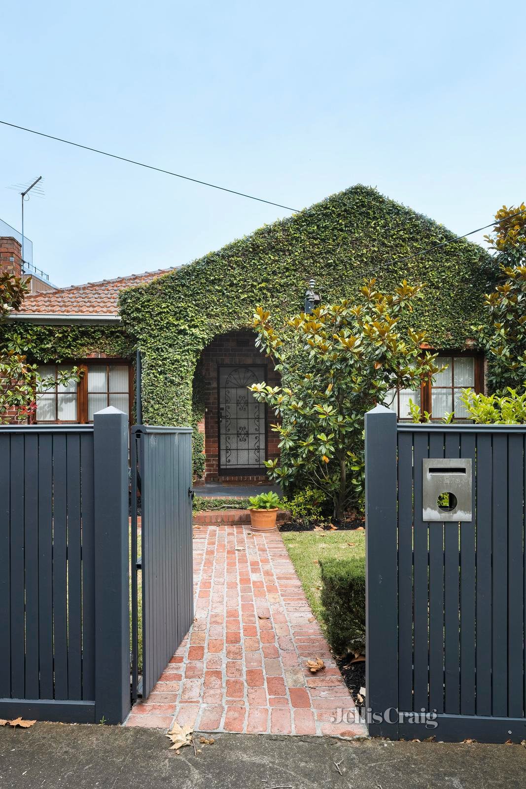 1 Emo Road, Malvern East image 2