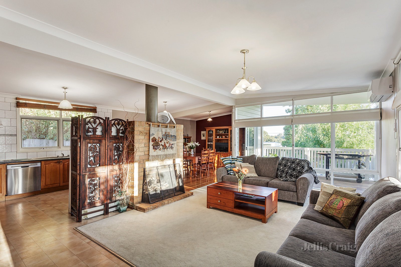 1 Erica Street, Mount Waverley image 2